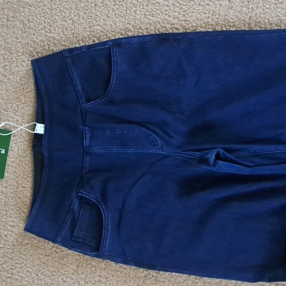 SMALL    HALARA WIDE LEG DENIUM KNIT STRETCH  JEANS. - Picture 4 of 7